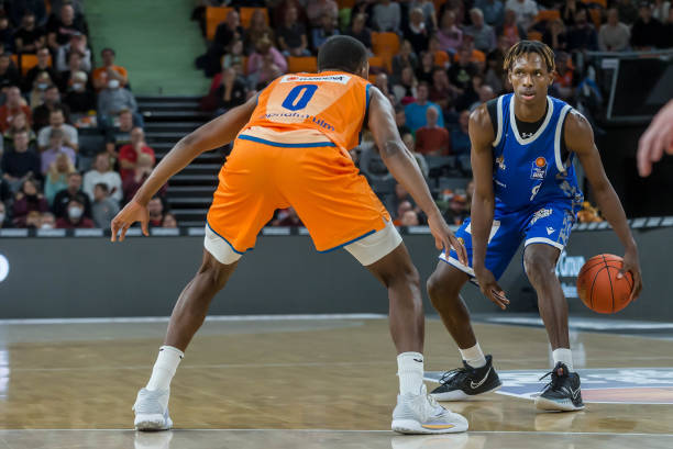 助攻帮助球 助攻帮助球